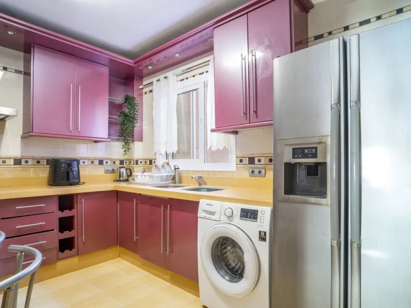 Exclusive duplex penthouse in one of the most sought-after areas of Fuengirola, just 150 meters from the beach, ideal both as a permanent residence and as an investment with high potential for holiday rental income.