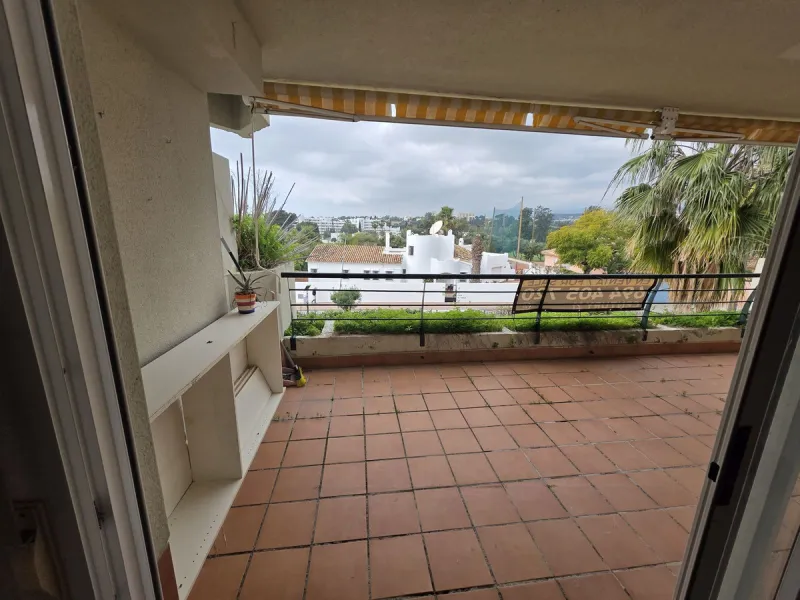 3rd FLOOR - WEST FACING. Apartment located in the exclusive area of Guadalmina Alta, within the prestigious Campos de Guadalmina residential complex, surrounded by nature and golf courses, synonymous with tranquillity, security and quality of life.