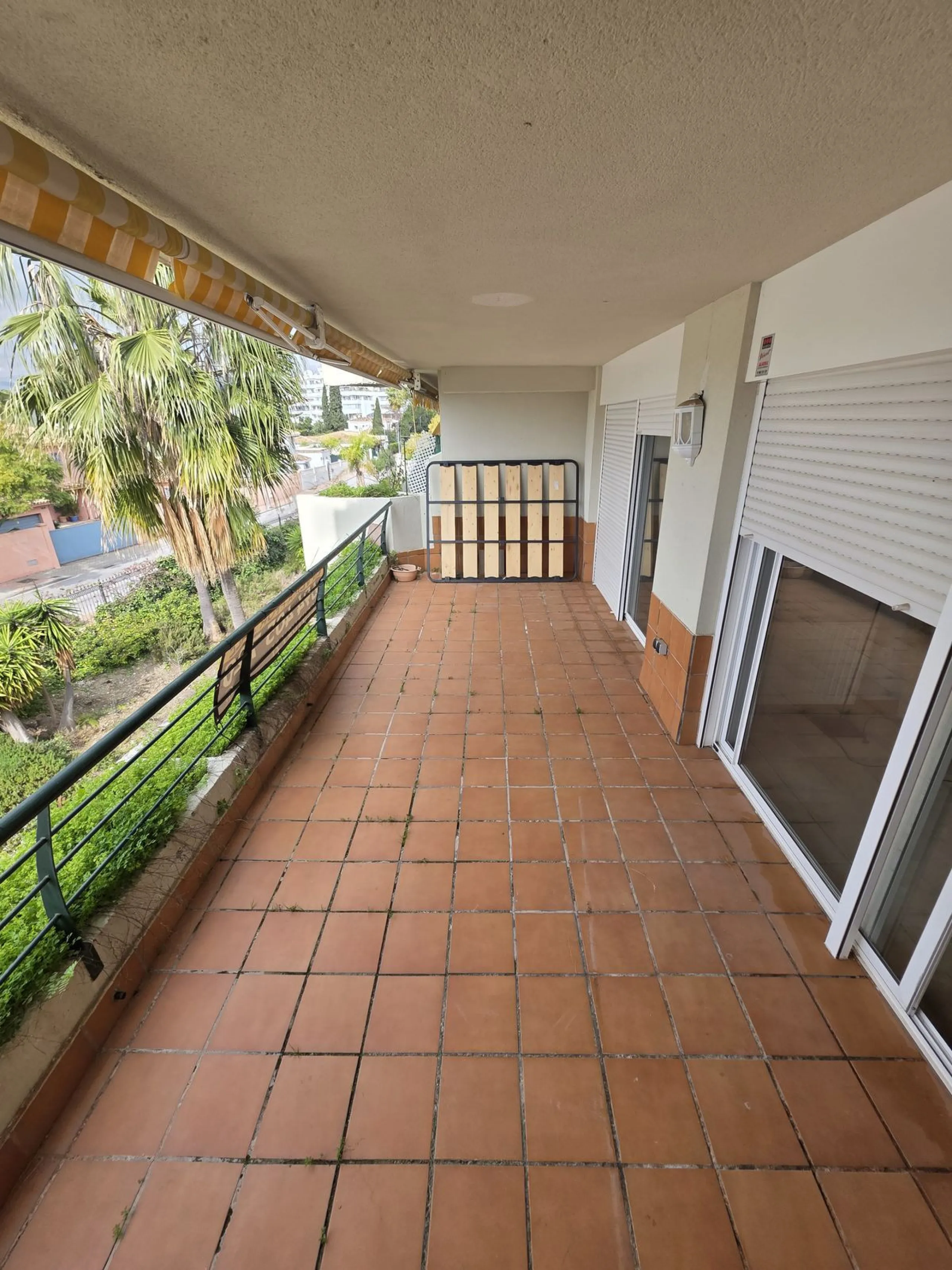 3rd FLOOR - WEST FACING. Apartment located in the exclusive area of Guadalmina Alta, within the prestigious Campos de Guadalmina residential complex, surrounded by nature and golf courses, synonymous with tranquillity, security and quality of life.