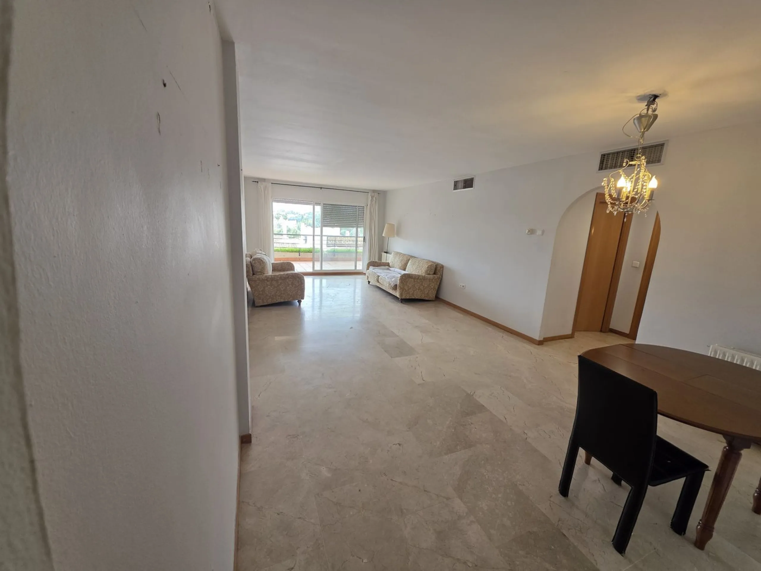 3rd FLOOR - WEST FACING. Apartment located in the exclusive area of Guadalmina Alta, within the prestigious Campos de Guadalmina residential complex, surrounded by nature and golf courses, synonymous with tranquillity, security and quality of life.