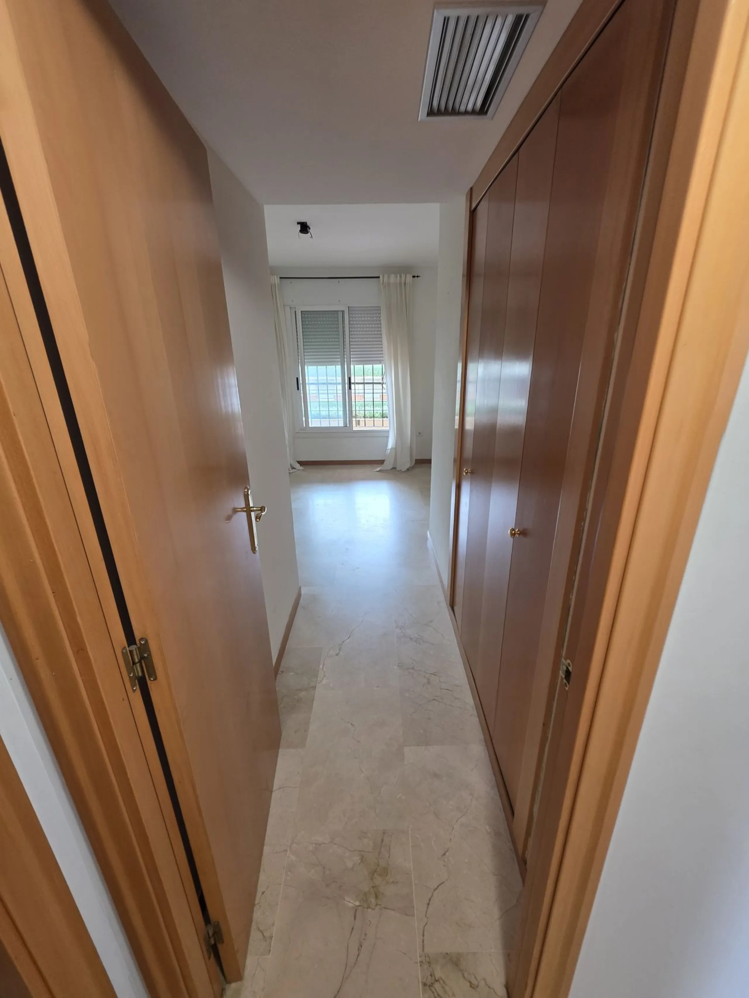 3rd FLOOR - WEST FACING. Apartment located in the exclusive area of Guadalmina Alta, within the prestigious Campos de Guadalmina residential complex, surrounded by nature and golf courses, synonymous with tranquillity, security and quality of life.