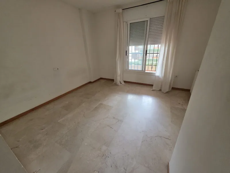 3rd FLOOR - WEST FACING. Apartment located in the exclusive area of Guadalmina Alta, within the prestigious Campos de Guadalmina residential complex, surrounded by nature and golf courses, synonymous with tranquillity, security and quality of life.