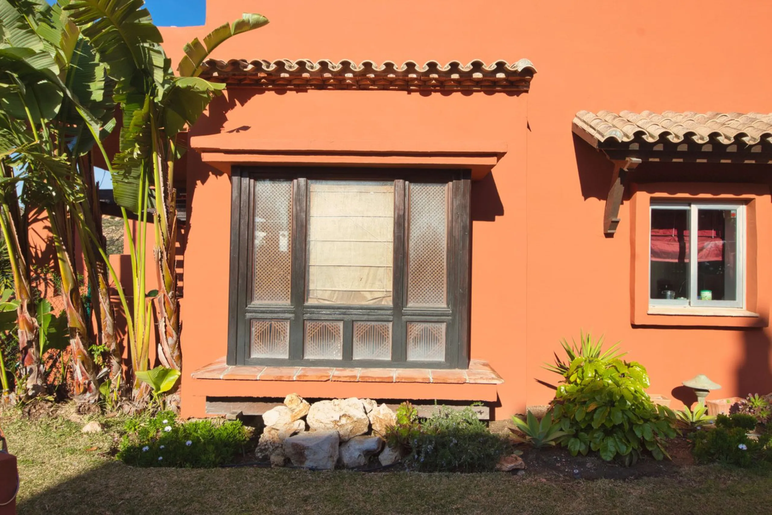 Exceptional Corner Townhouse with Panoramic Sea Views.