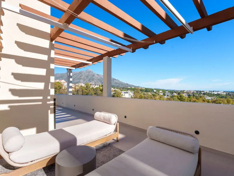 Apartment - Penthouse Duplex в продаже в Marbella, Málaga. В доме 3 спален и 4 ванных комнат. Площадь дома 183 м²