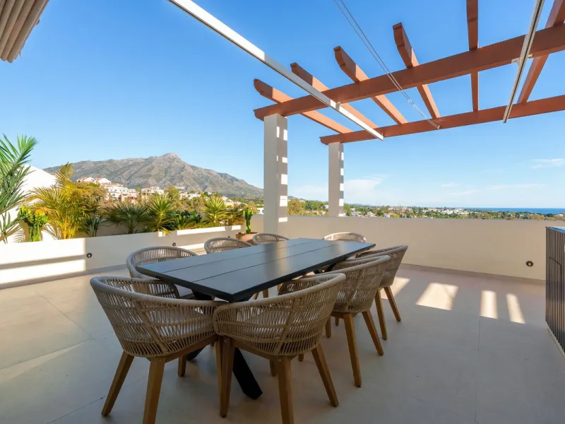 Apartment - Penthouse Duplex в продаже в Marbella, Málaga. В доме 3 спален и 4 ванных комнат. Площадь дома 183 м²