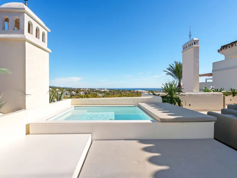 Apartment - Penthouse Duplex в продаже в Marbella, Málaga. В доме 3 спален и 4 ванных комнат. Площадь дома 183 м²