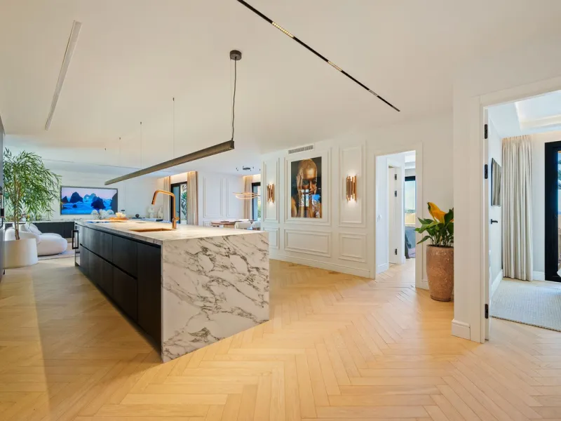 Apartment - Penthouse Duplex в продаже в Marbella, Málaga. В доме 3 спален и 4 ванных комнат. Площадь дома 183 м²