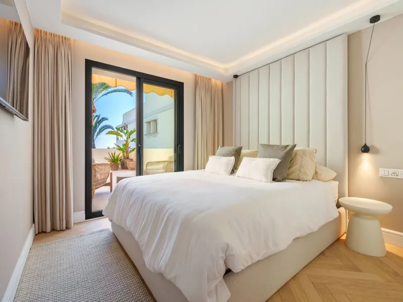 Apartment - Penthouse Duplex в продаже в Marbella, Málaga. В доме 3 спален и 4 ванных комнат. Площадь дома 183 м²
