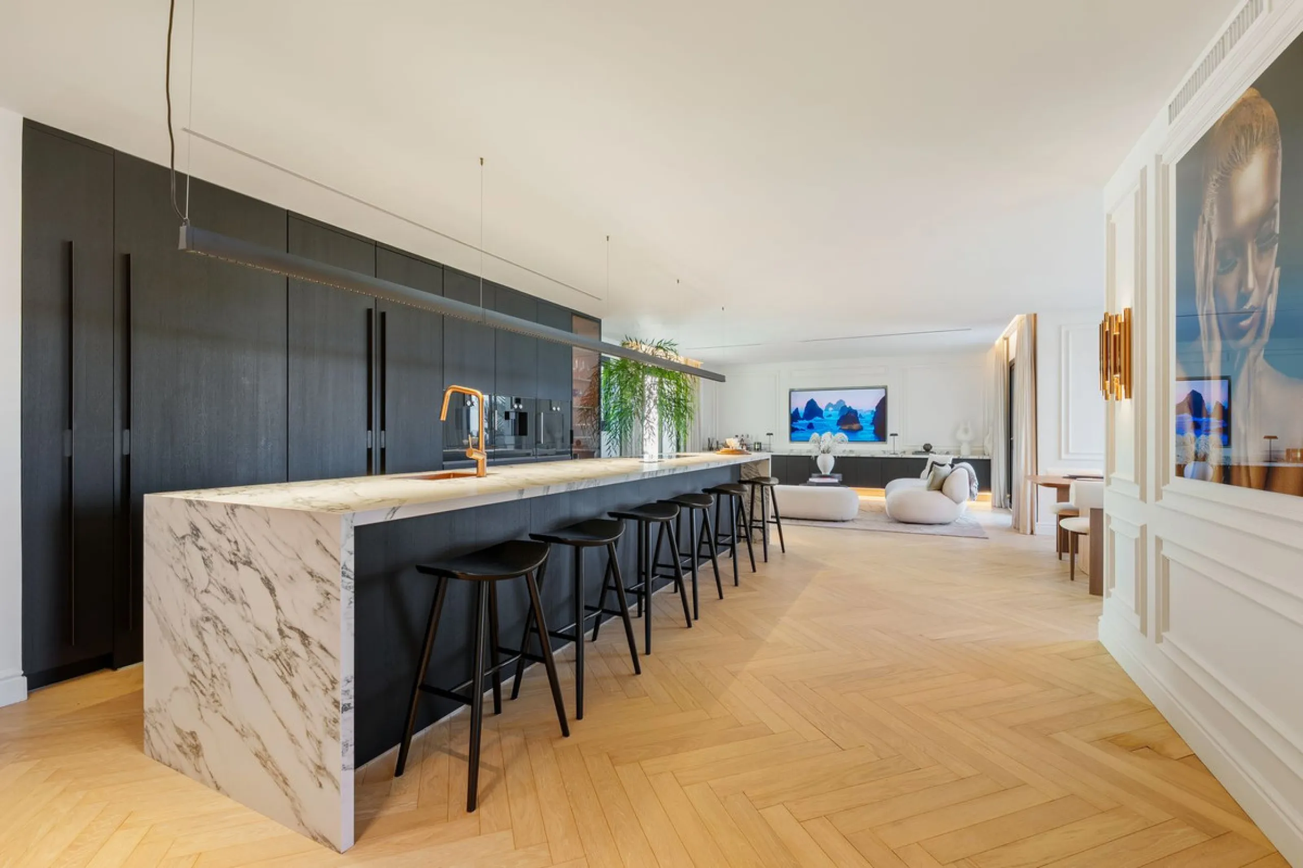 Apartment - Penthouse Duplex в продаже в Marbella, Málaga. В доме 3 спален и 4 ванных комнат. Площадь дома 183 м²