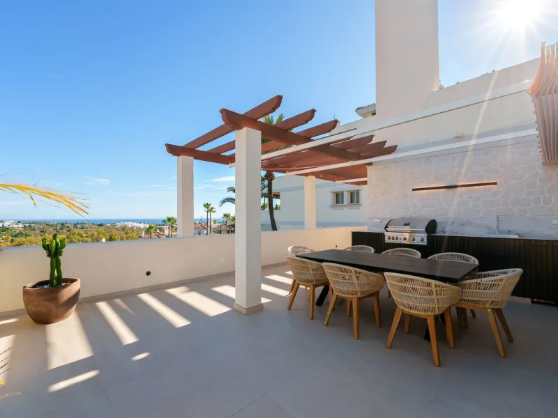 Apartment - Penthouse Duplex в продаже в Marbella, Málaga. В доме 3 спален и 4 ванных комнат. Площадь дома 183 м²