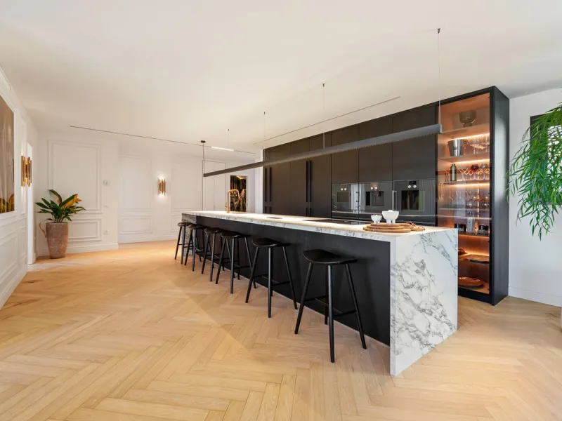 Apartment - Penthouse Duplex в продаже в Marbella, Málaga. В доме 3 спален и 4 ванных комнат. Площадь дома 183 м²