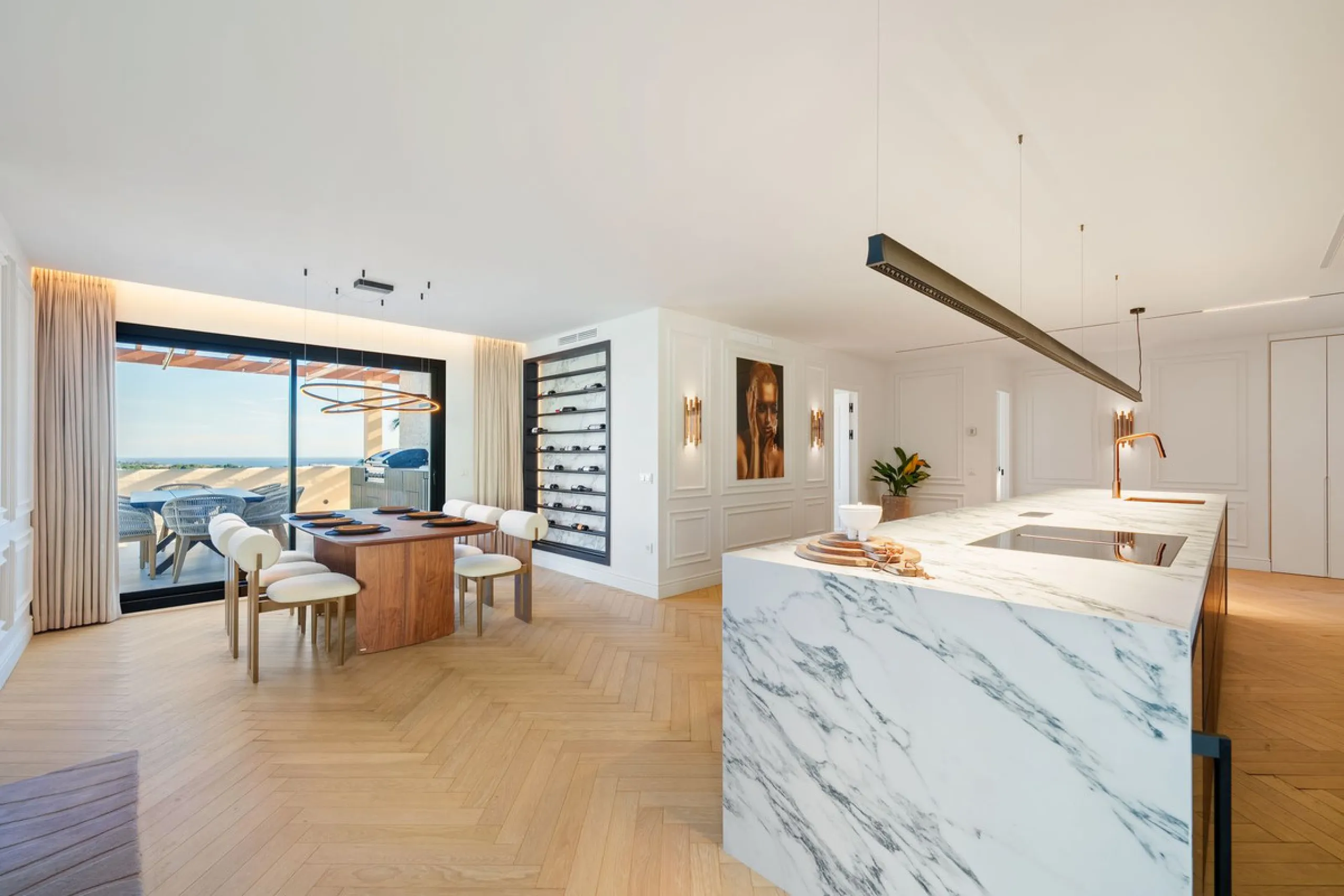 Apartment - Penthouse Duplex в продаже в Marbella, Málaga. В доме 3 спален и 4 ванных комнат. Площадь дома 183 м²