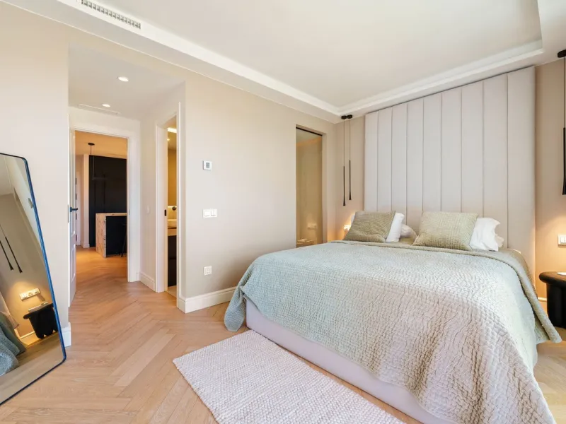 Apartment - Penthouse Duplex в продаже в Marbella, Málaga. В доме 3 спален и 4 ванных комнат. Площадь дома 183 м²