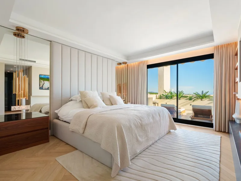 Apartment - Penthouse Duplex в продаже в Marbella, Málaga. В доме 3 спален и 4 ванных комнат. Площадь дома 183 м²