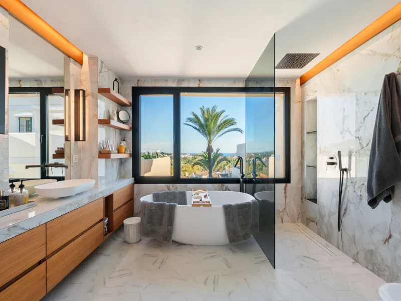 Apartment - Penthouse Duplex в продаже в Marbella, Málaga. В доме 3 спален и 4 ванных комнат. Площадь дома 183 м²