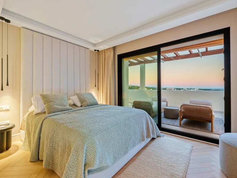 Apartment - Penthouse Duplex в продаже в Marbella, Málaga. В доме 3 спален и 4 ванных комнат. Площадь дома 183 м²