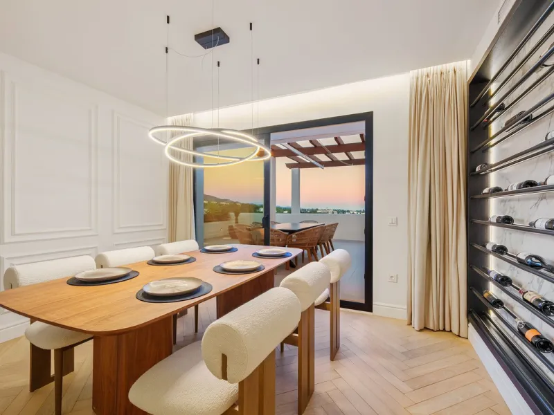 Apartment - Penthouse Duplex в продаже в Marbella, Málaga. В доме 3 спален и 4 ванных комнат. Площадь дома 183 м²