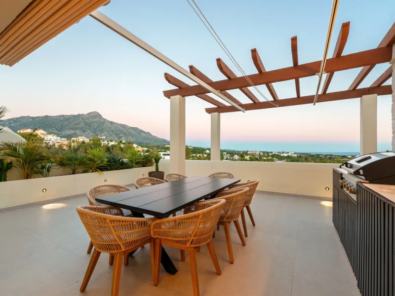 Apartment - Penthouse Duplex в продаже в Marbella, Málaga. В доме 3 спален и 4 ванных комнат. Площадь дома 183 м²