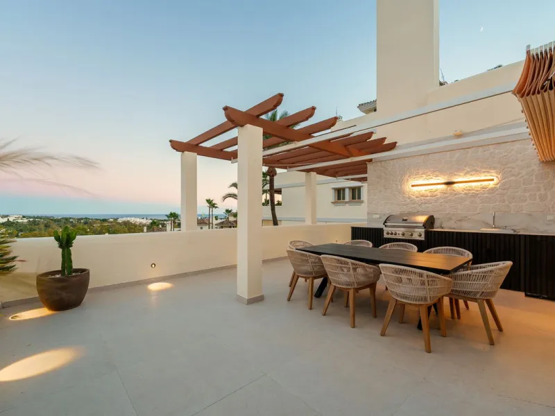 Apartment - Penthouse Duplex в продаже в Marbella, Málaga. В доме 3 спален и 4 ванных комнат. Площадь дома 183 м²