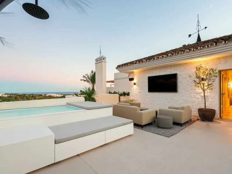 Apartment - Penthouse Duplex в продаже в Marbella, Málaga. В доме 3 спален и 4 ванных комнат. Площадь дома 183 м²