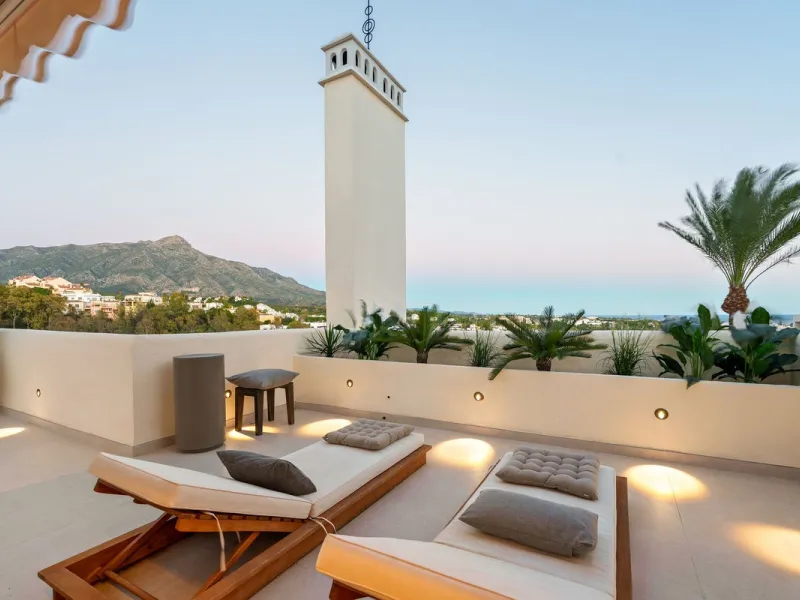 Apartment - Penthouse Duplex в продаже в Marbella, Málaga. В доме 3 спален и 4 ванных комнат. Площадь дома 183 м²