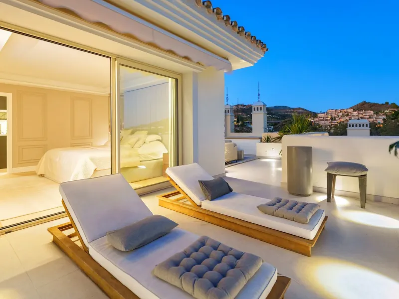 Apartment - Penthouse Duplex в продаже в Marbella, Málaga. В доме 3 спален и 4 ванных комнат. Площадь дома 183 м²