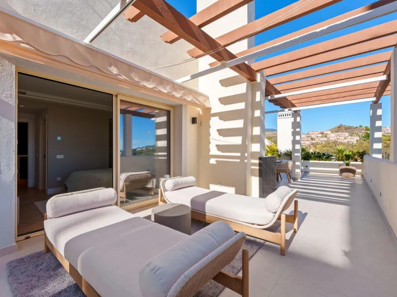 Apartment - Penthouse Duplex в продаже в Marbella, Málaga. В доме 3 спален и 4 ванных комнат. Площадь дома 183 м²