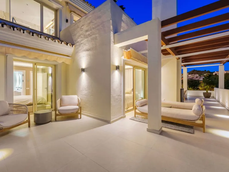 Apartment - Penthouse Duplex в продаже в Marbella, Málaga. В доме 3 спален и 4 ванных комнат. Площадь дома 183 м²
