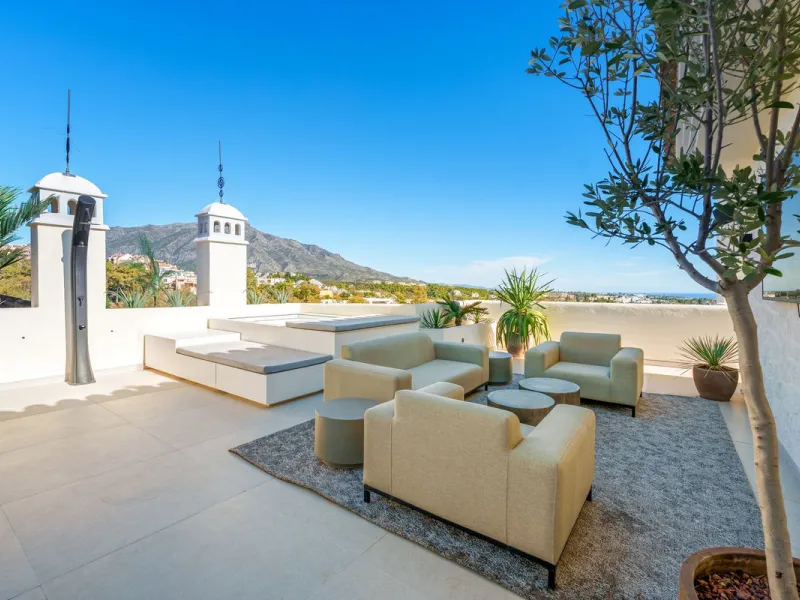 Apartment - Penthouse Duplex в продаже в Marbella, Málaga. В доме 3 спален и 4 ванных комнат. Площадь дома 183 м²