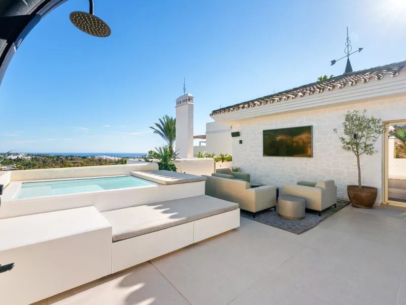 Apartment - Penthouse Duplex в продаже в Marbella, Málaga. В доме 3 спален и 4 ванных комнат. Площадь дома 183 м²