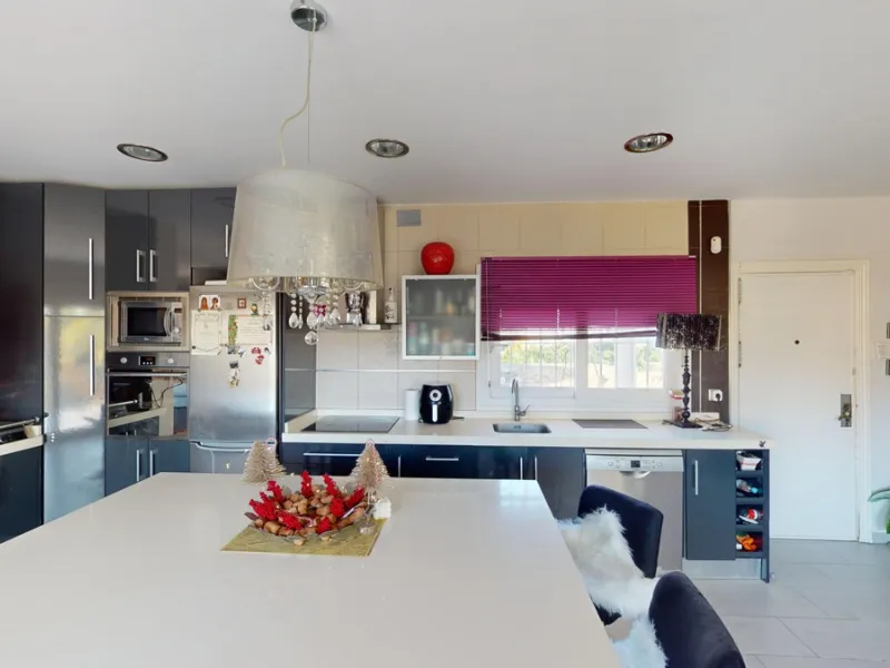 Discover your dream home in the charming seaside village of Benajarafe! This beautifully modernized property offers everything you need for luxurious Mediterranean living. The main house features two spacious bedrooms and a sleek, contemporary bathroom. A