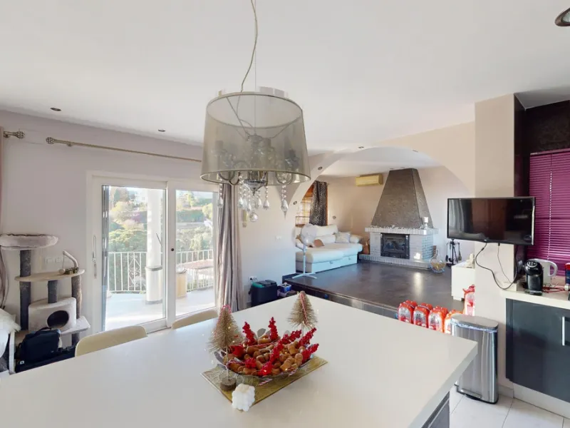 Discover your dream home in the charming seaside village of Benajarafe! This beautifully modernized property offers everything you need for luxurious Mediterranean living. The main house features two spacious bedrooms and a sleek, contemporary bathroom. A