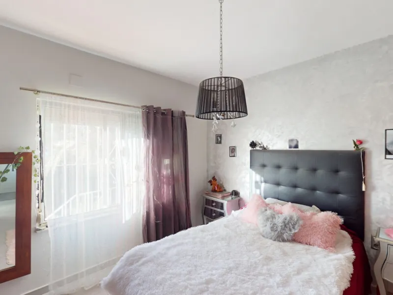 Discover your dream home in the charming seaside village of Benajarafe! This beautifully modernized property offers everything you need for luxurious Mediterranean living. The main house features two spacious bedrooms and a sleek, contemporary bathroom. A
