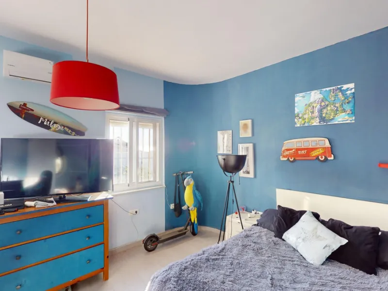 Discover your dream home in the charming seaside village of Benajarafe! This beautifully modernized property offers everything you need for luxurious Mediterranean living. The main house features two spacious bedrooms and a sleek, contemporary bathroom. A