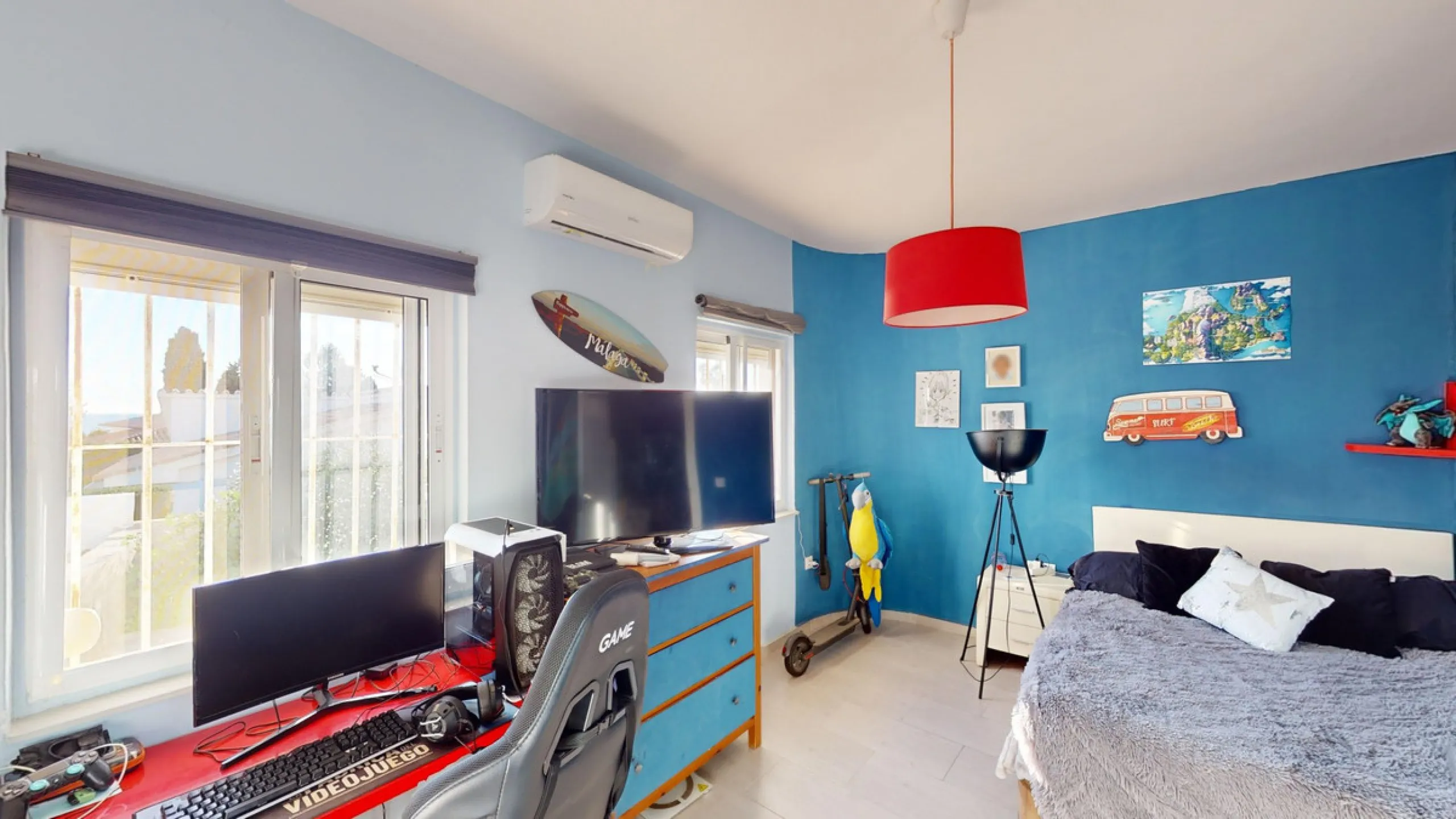 Discover your dream home in the charming seaside village of Benajarafe! This beautifully modernized property offers everything you need for luxurious Mediterranean living. The main house features two spacious bedrooms and a sleek, contemporary bathroom. A
