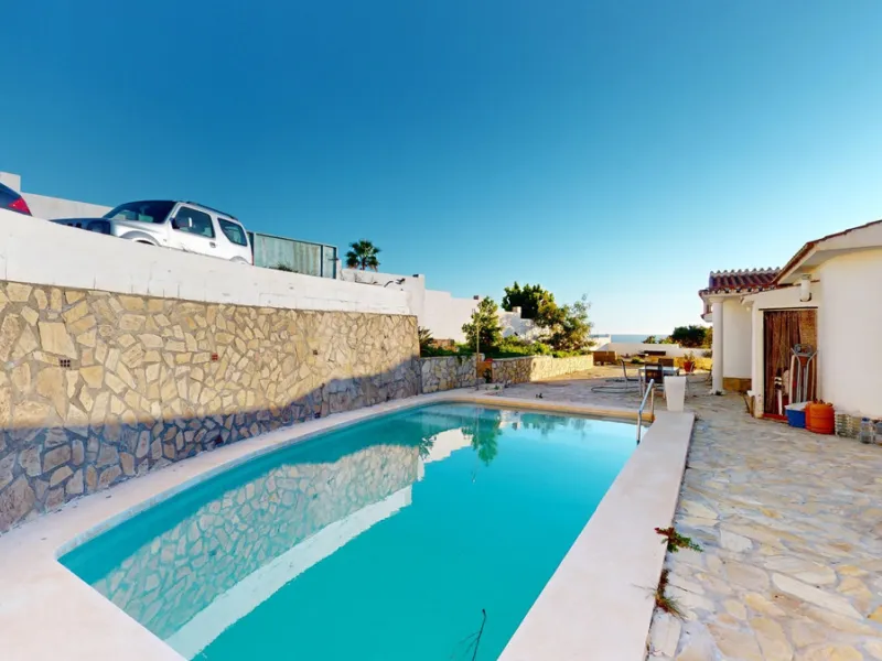 Discover your dream home in the charming seaside village of Benajarafe! This beautifully modernized property offers everything you need for luxurious Mediterranean living. The main house features two spacious bedrooms and a sleek, contemporary bathroom. A