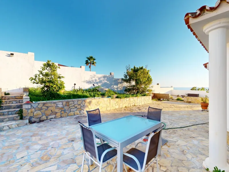 Discover your dream home in the charming seaside village of Benajarafe! This beautifully modernized property offers everything you need for luxurious Mediterranean living. The main house features two spacious bedrooms and a sleek, contemporary bathroom. A