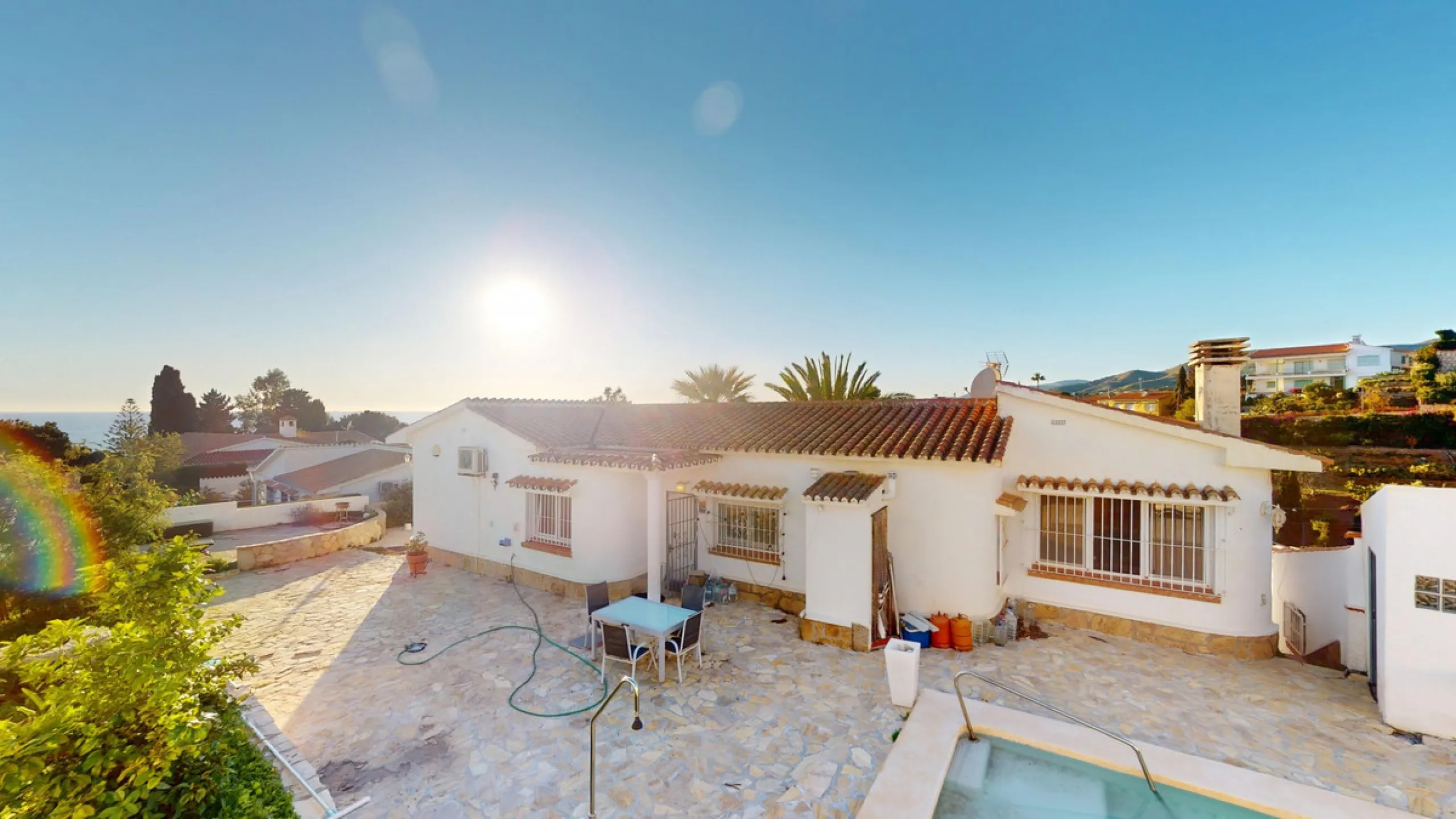 Discover your dream home in the charming seaside village of Benajarafe! This beautifully modernized property offers everything you need for luxurious Mediterranean living. The main house features two spacious bedrooms and a sleek, contemporary bathroom. A