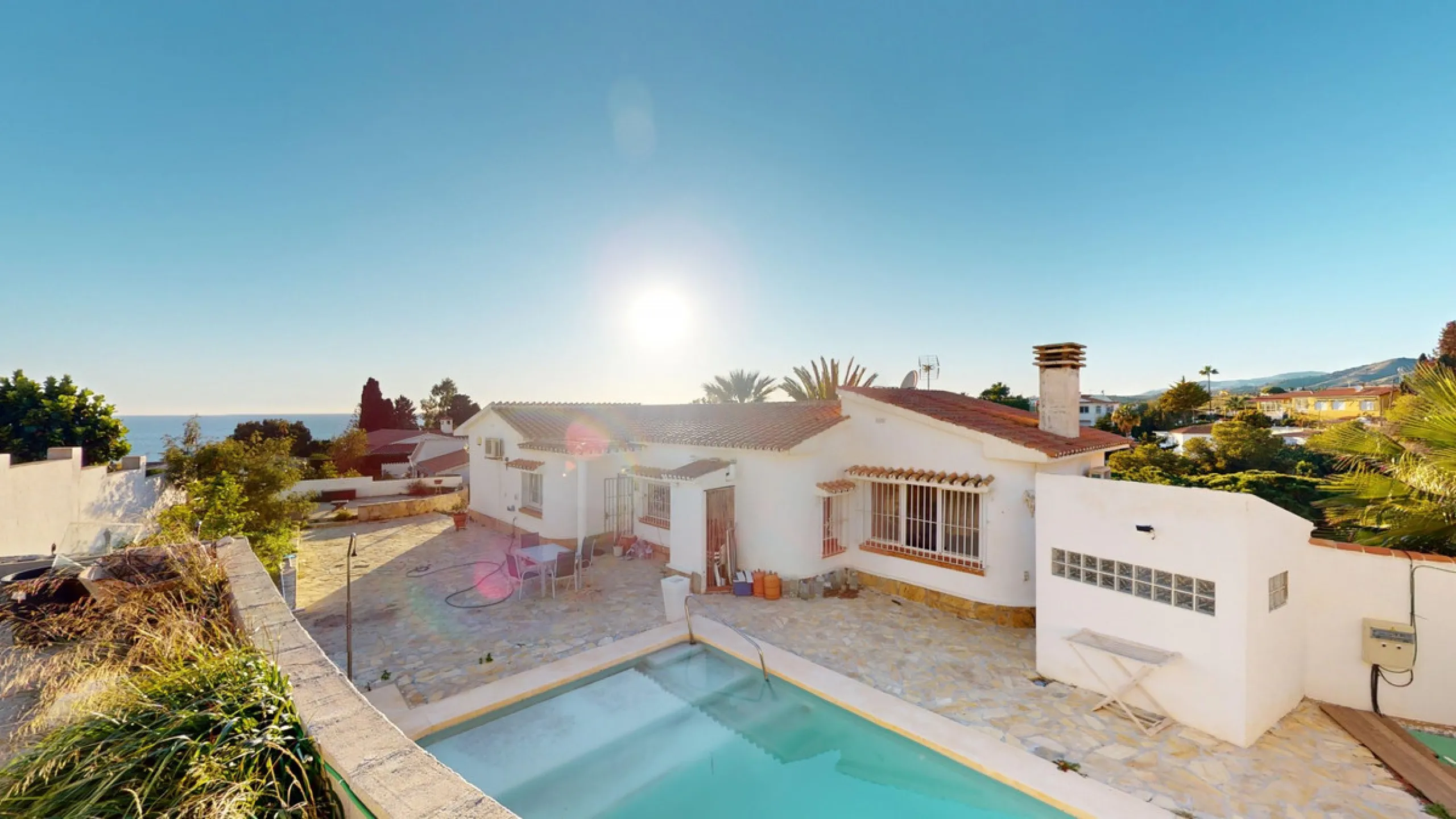 Discover your dream home in the charming seaside village of Benajarafe! This beautifully modernized property offers everything you need for luxurious Mediterranean living. The main house features two spacious bedrooms and a sleek, contemporary bathroom. A