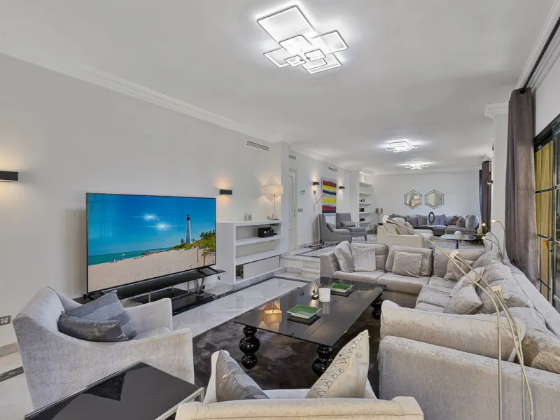 This classic Andalusian-style villa, set within the prestigious residential enclave of Casasola, Guadalmina Baja, represents a rare opportunity to acquire a substantial family home just moments from the sea, with exceptional scope for refurbishment and pe