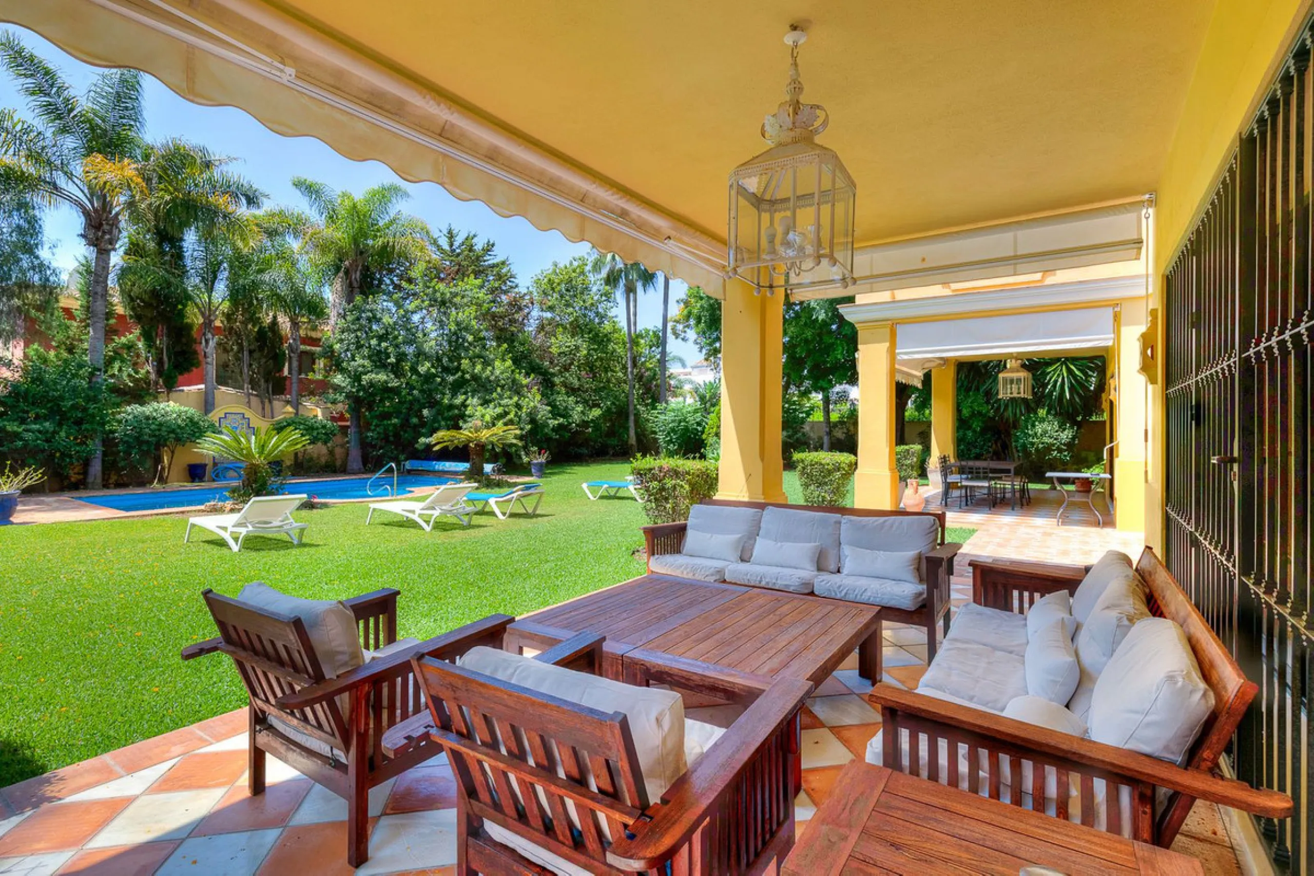 This classic Andalusian-style villa, set within the prestigious residential enclave of Casasola, Guadalmina Baja, represents a rare opportunity to acquire a substantial family home just moments from the sea, with exceptional scope for refurbishment and pe