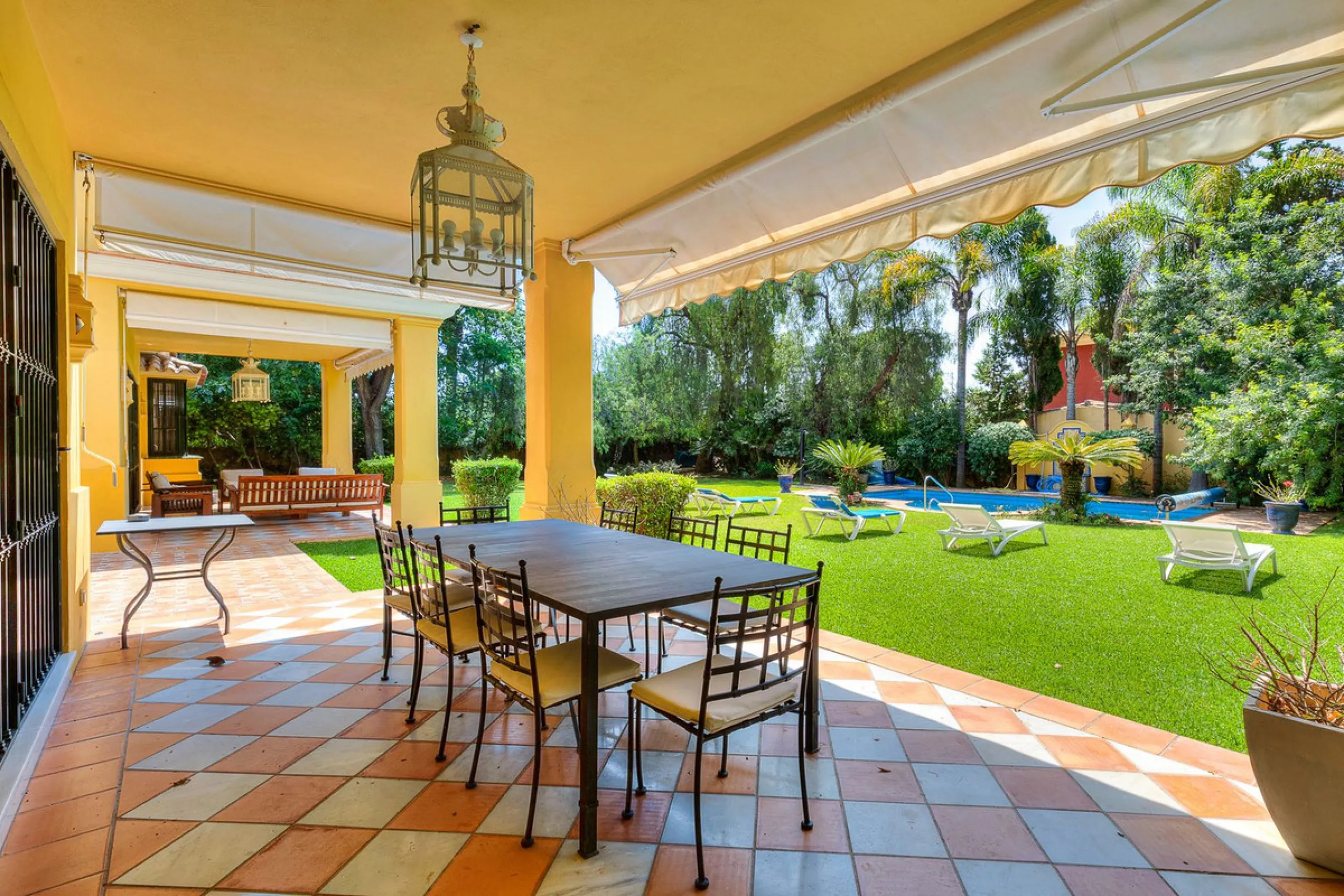 This classic Andalusian-style villa, set within the prestigious residential enclave of Casasola, Guadalmina Baja, represents a rare opportunity to acquire a substantial family home just moments from the sea, with exceptional scope for refurbishment and pe