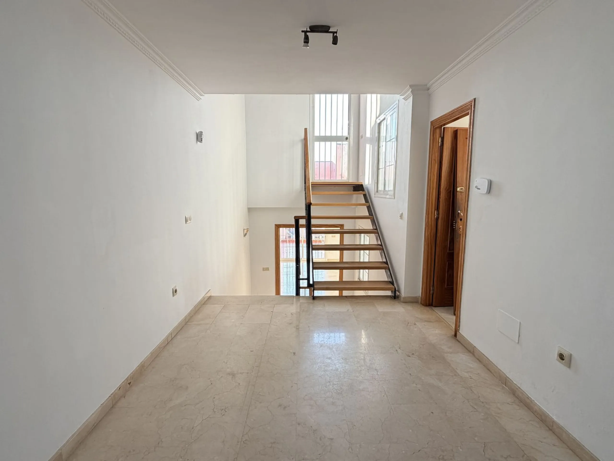 EXCLUSIVE OPPORTUNITY – SPACIOUS VILLA IN MIJAS (MÁLAGA) – SPECIAL SALE (AUCTION/OFFERS)