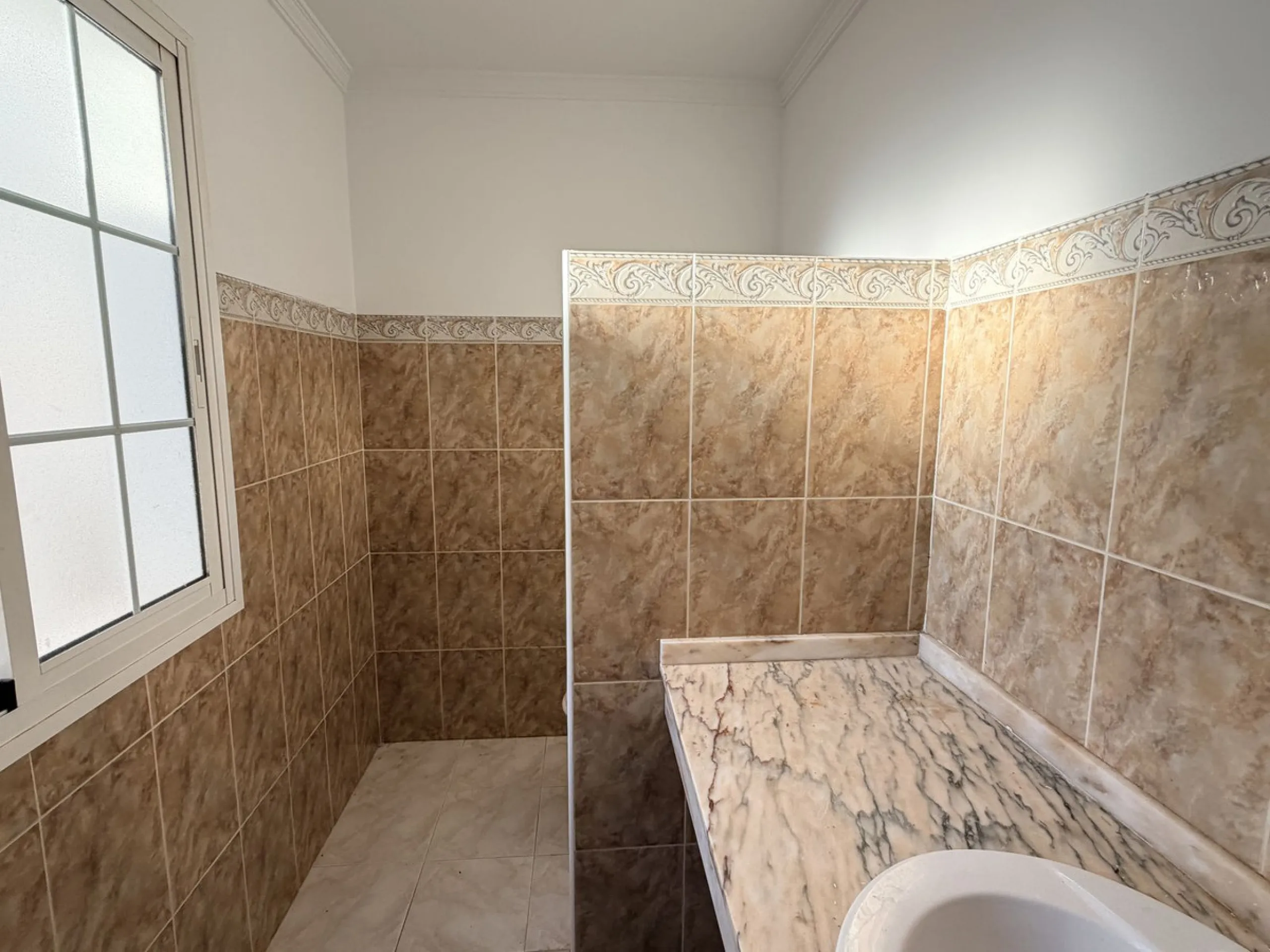 EXCLUSIVE OPPORTUNITY – SPACIOUS VILLA IN MIJAS (MÁLAGA) – SPECIAL SALE (AUCTION/OFFERS)