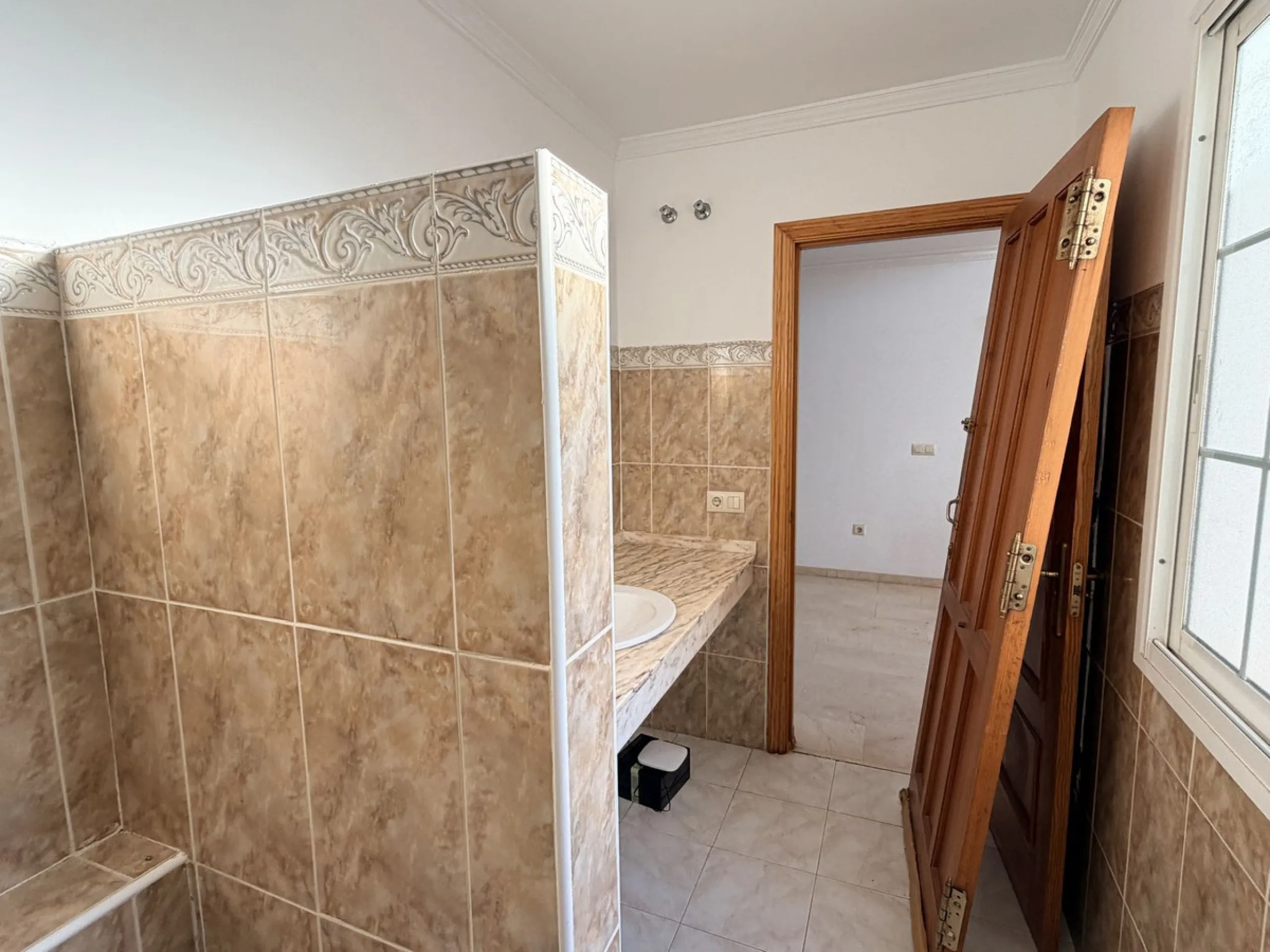 EXCLUSIVE OPPORTUNITY – SPACIOUS VILLA IN MIJAS (MÁLAGA) – SPECIAL SALE (AUCTION/OFFERS)
