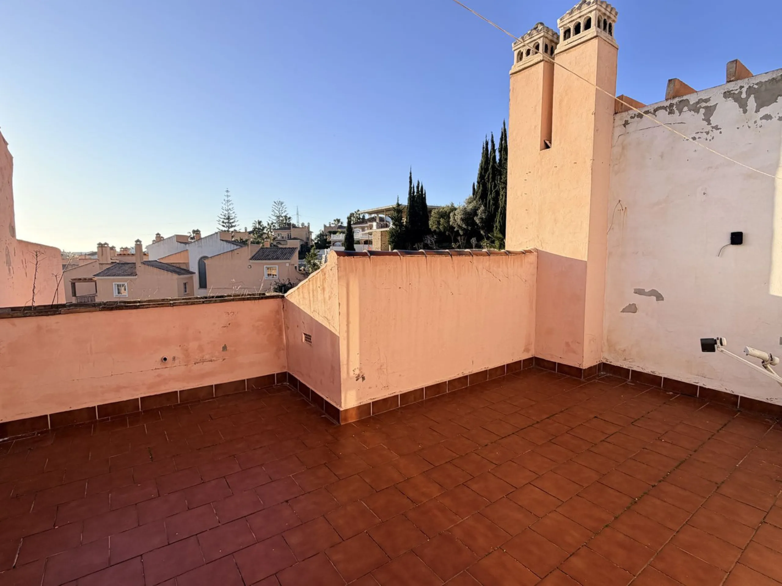 EXCLUSIVE OPPORTUNITY – SPACIOUS VILLA IN MIJAS (MÁLAGA) – SPECIAL SALE (AUCTION/OFFERS)