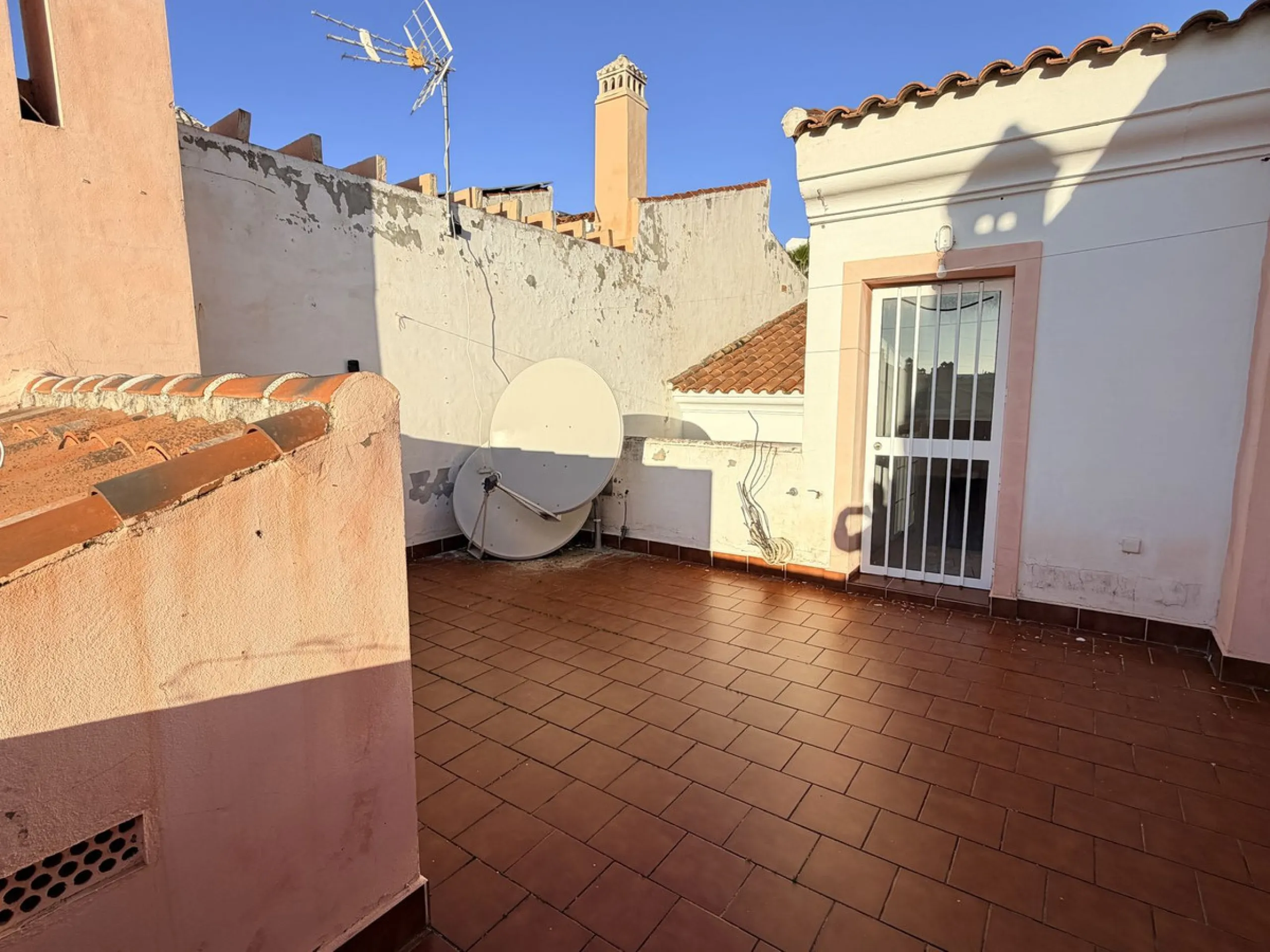EXCLUSIVE OPPORTUNITY – SPACIOUS VILLA IN MIJAS (MÁLAGA) – SPECIAL SALE (AUCTION/OFFERS)