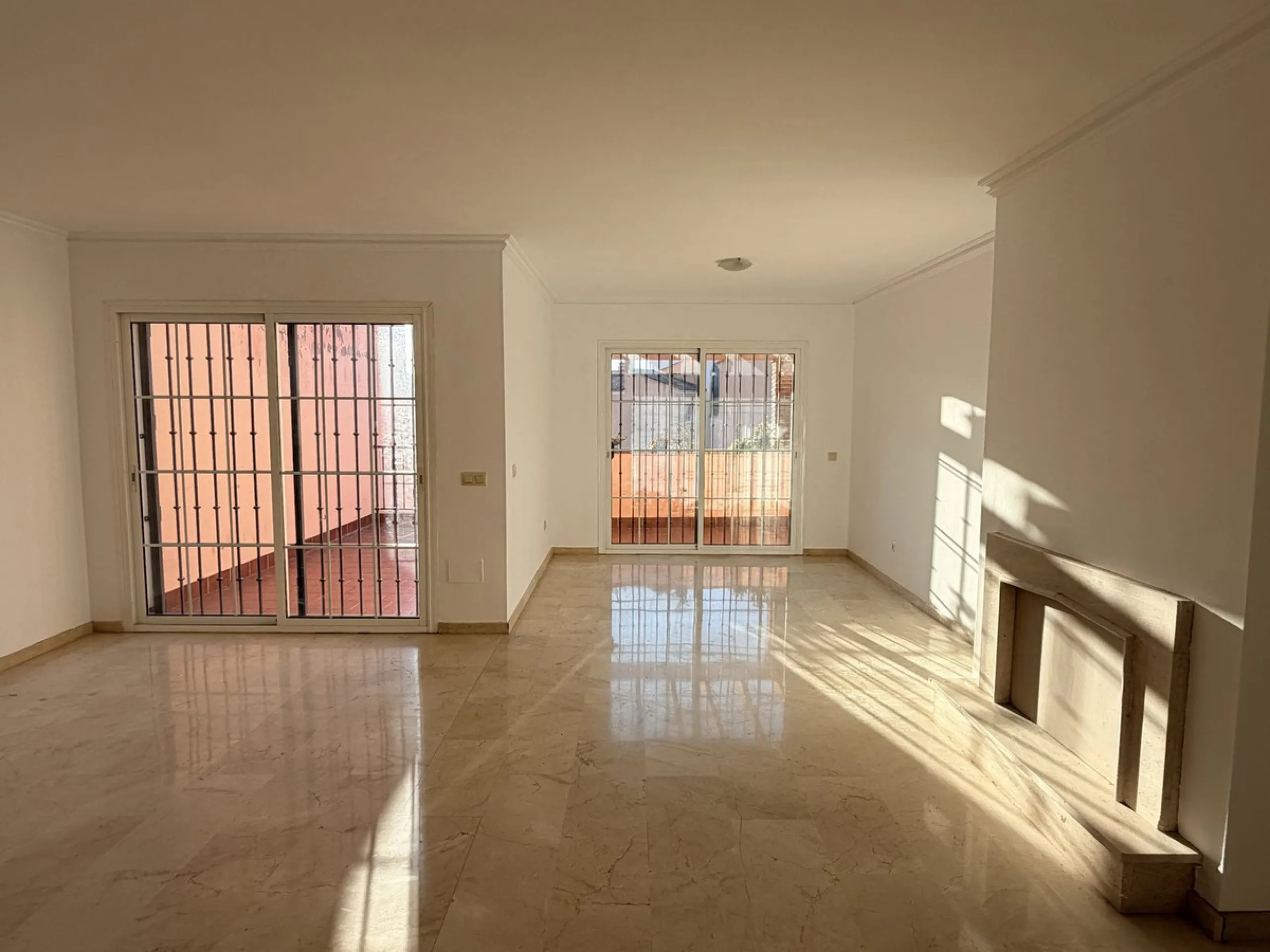 EXCLUSIVE OPPORTUNITY – SPACIOUS VILLA IN MIJAS (MÁLAGA) – SPECIAL SALE (AUCTION/OFFERS)