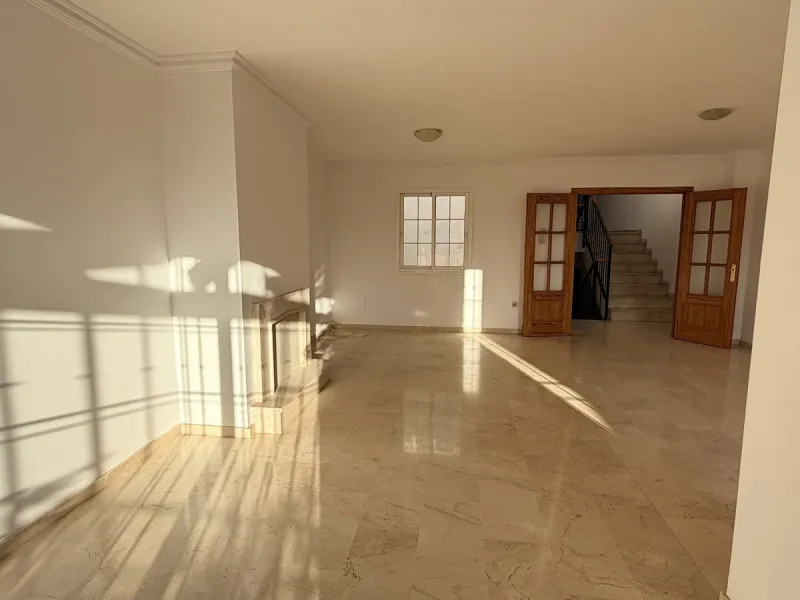 EXCLUSIVE OPPORTUNITY – SPACIOUS VILLA IN MIJAS (MÁLAGA) – SPECIAL SALE (AUCTION/OFFERS)