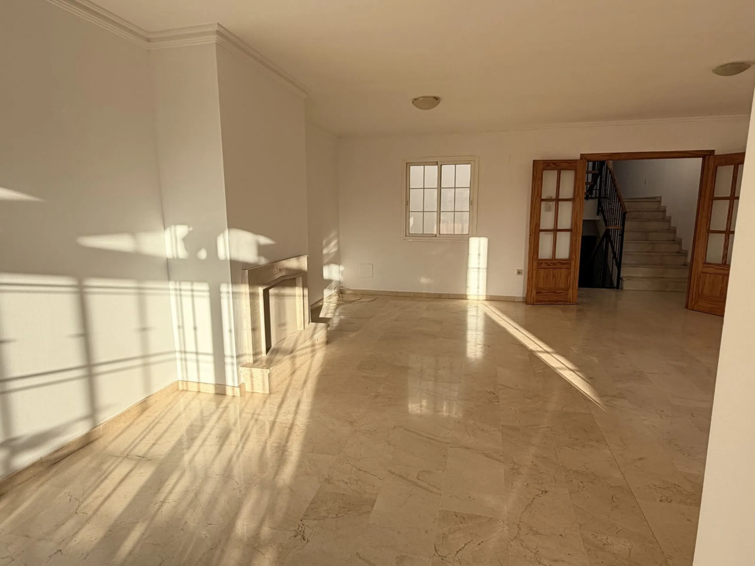 EXCLUSIVE OPPORTUNITY – SPACIOUS VILLA IN MIJAS (MÁLAGA) – SPECIAL SALE (AUCTION/OFFERS)